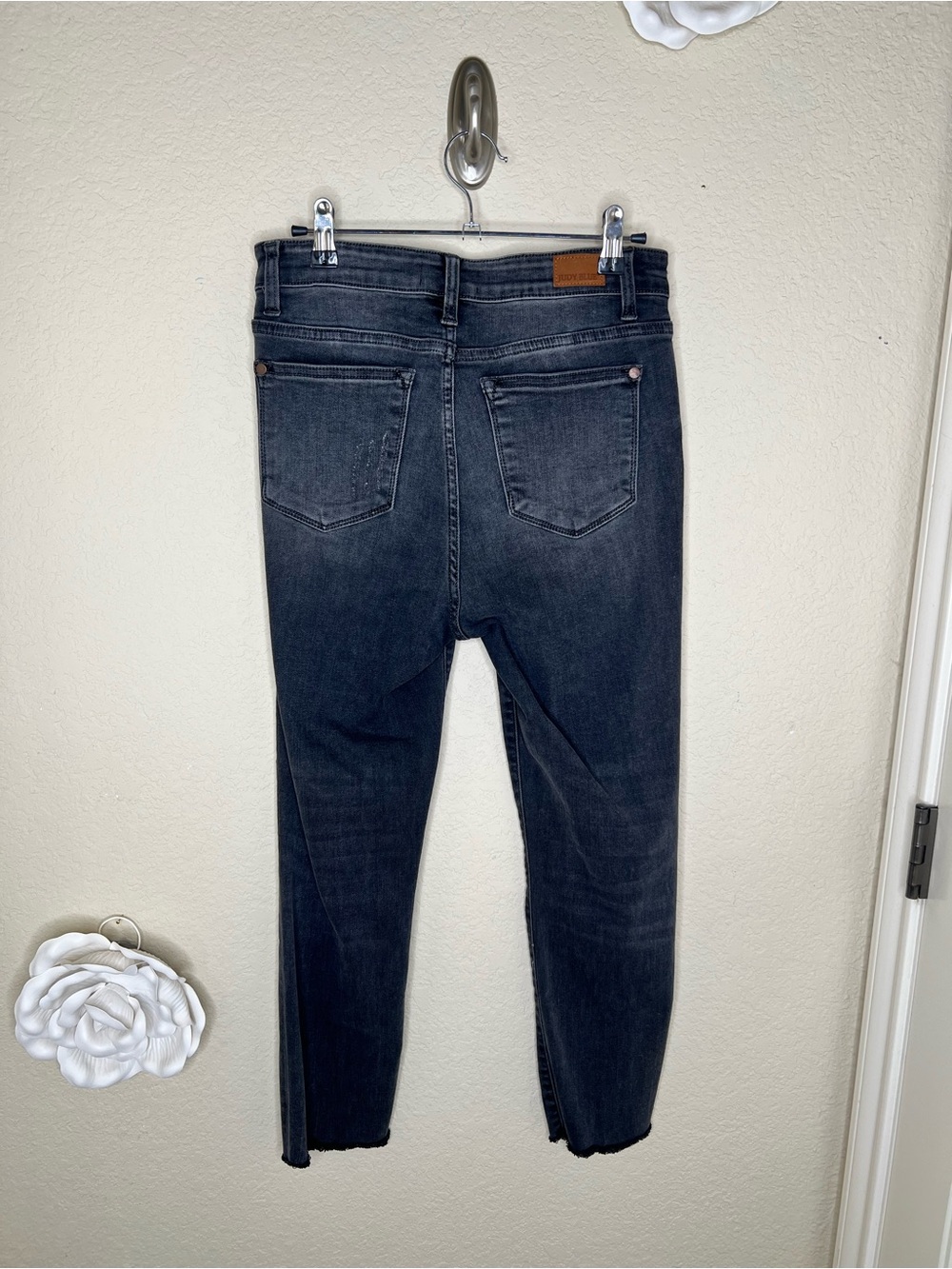 NTM: Judy Blue Skinny Jeans Size 5/27 Black Gray Wash Raw Hem Stretch Denim - Picture 11 of 16